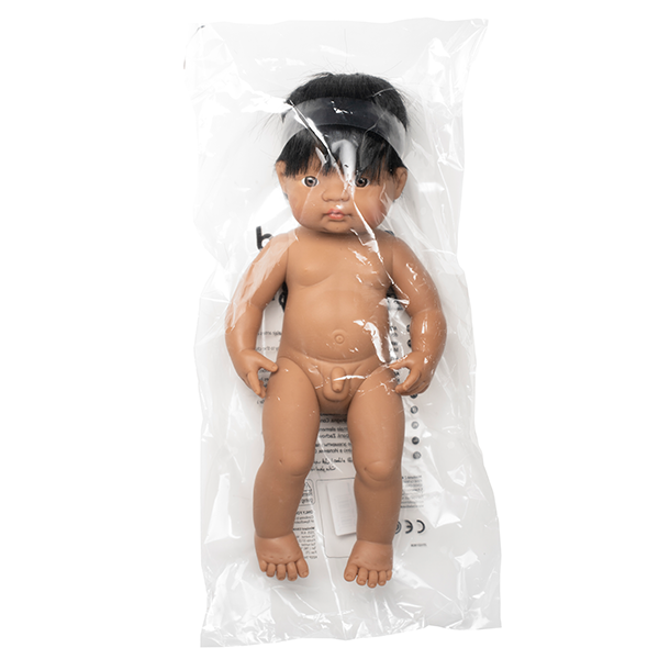 Muñeco latinoamericano 38 cm implante coclear