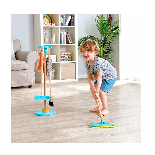 Juego limpieza con escoba